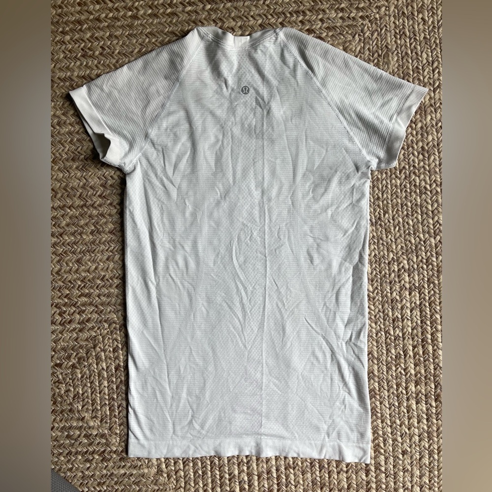 Lululemon swiftly tech top. Size 4.